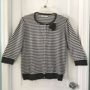 Old Navy Womens Gray & White Striped Cardigan with Flowers, Size XXL, Like New